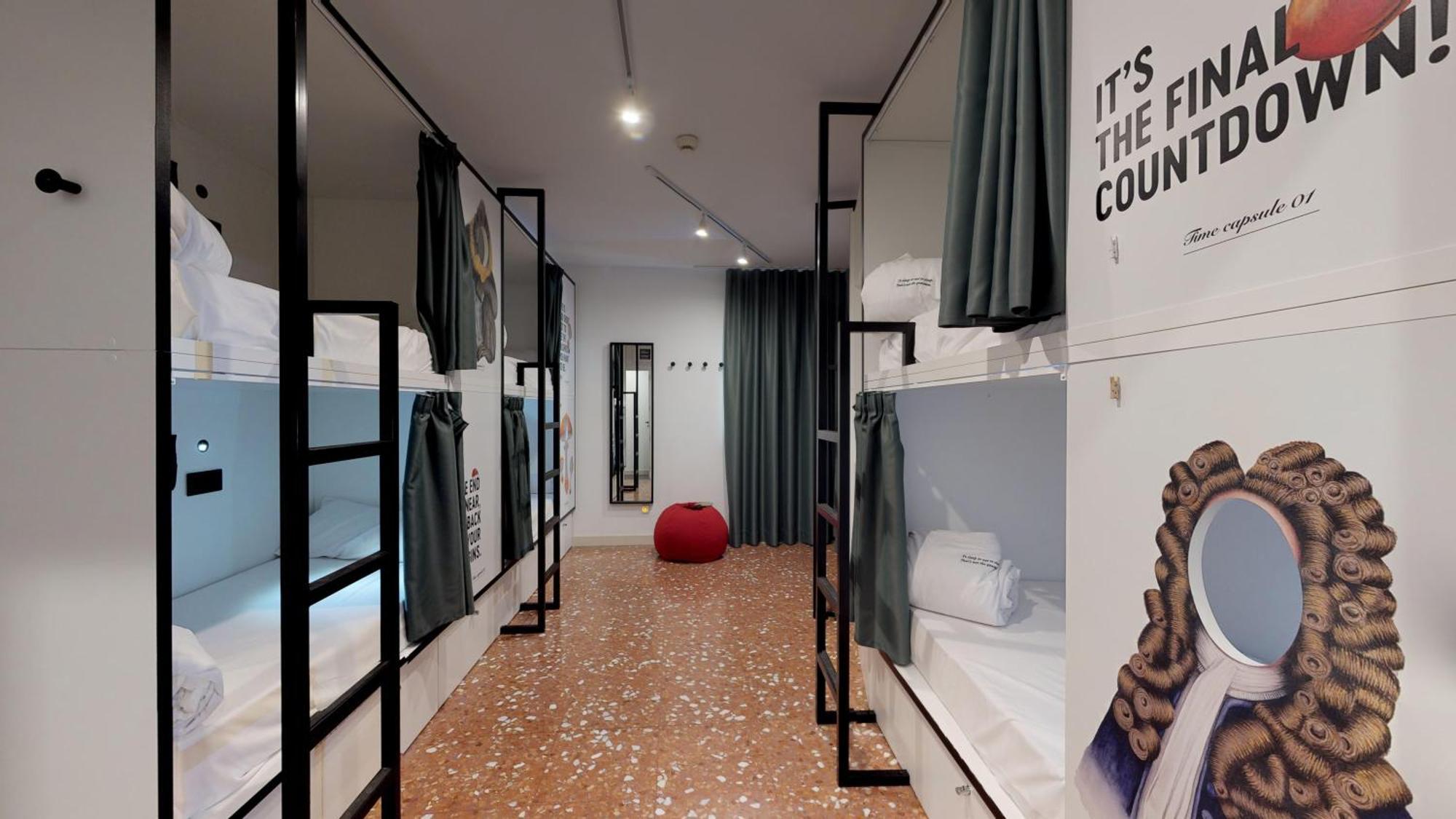 2060 The Newton Hostel — Photos 2