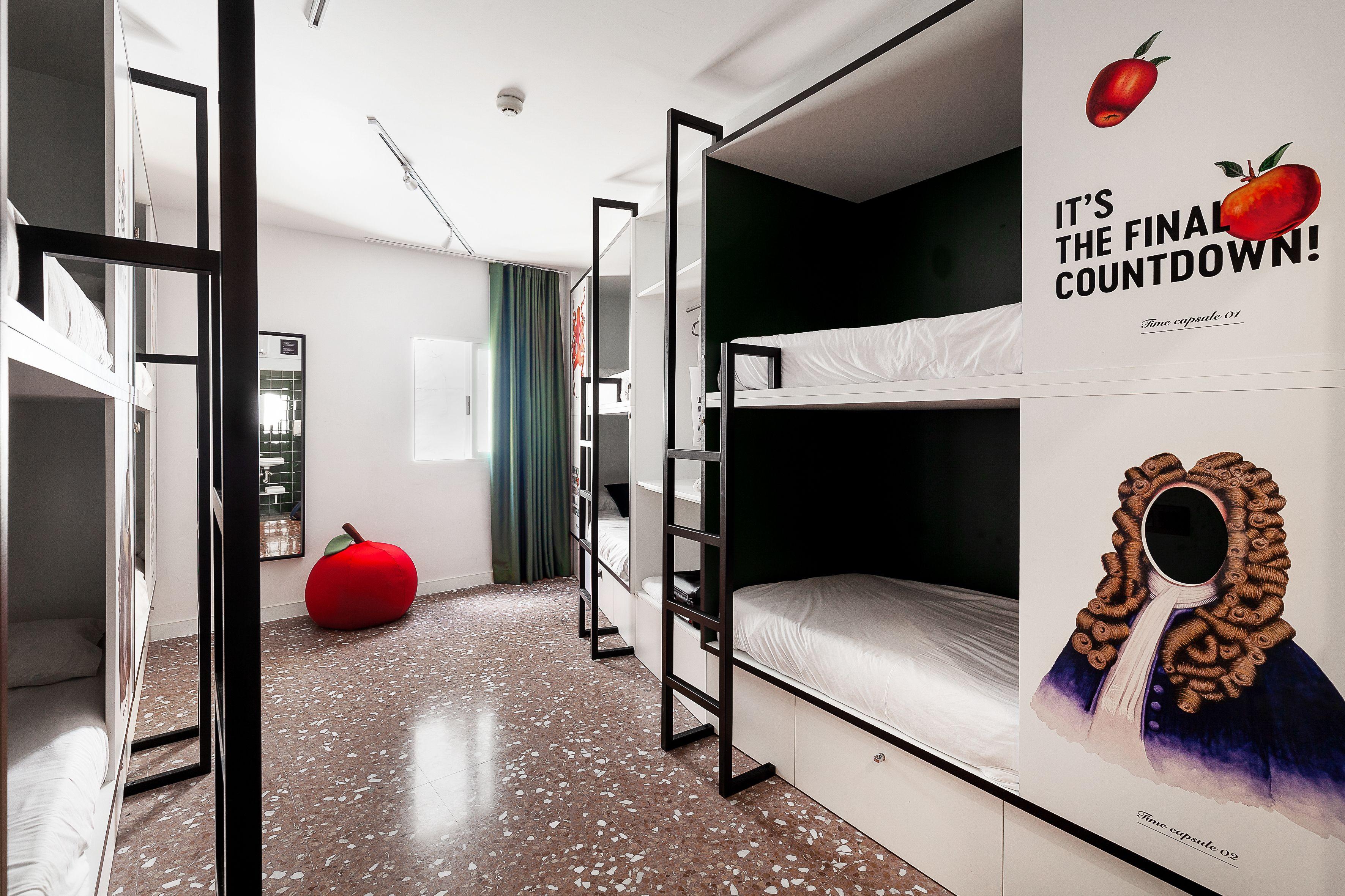 2060 The Newton Hostel — Photos 3